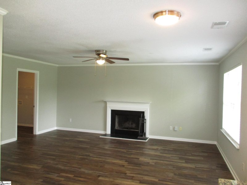 Property image 3 at 19 Willow Bend Drive, Taylors, SC 29687