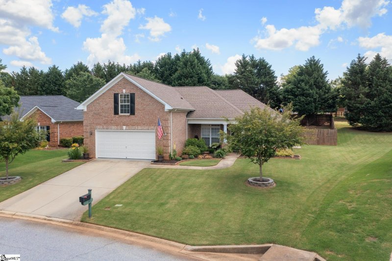 Property image 2 at 304 Jockey Court, Simpsonville, SC 29681