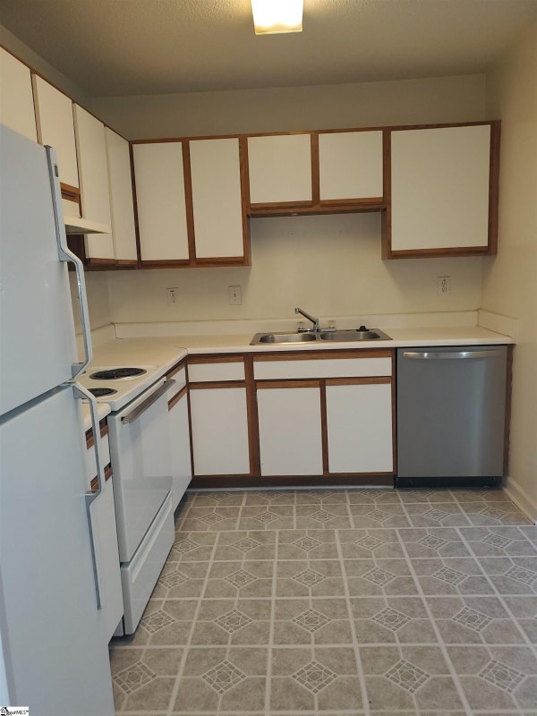 Property image 5 at 6 Allenwood Lane, Greer, SC 29659