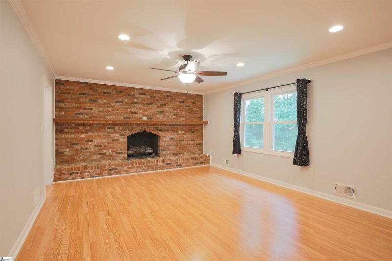 Property image 5 at 6 Balmoral Court, Greenville, SC 29611