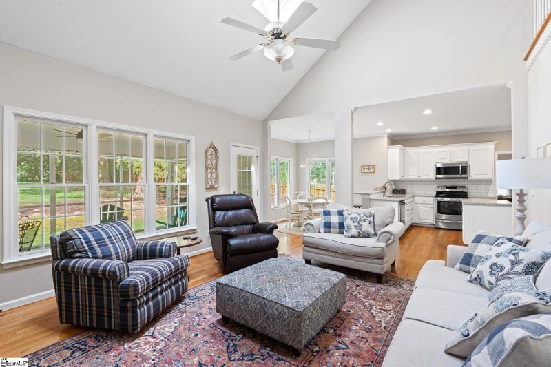 Property image 3 at 229 Holly Crest Circle, Simpsonville, SC 29681