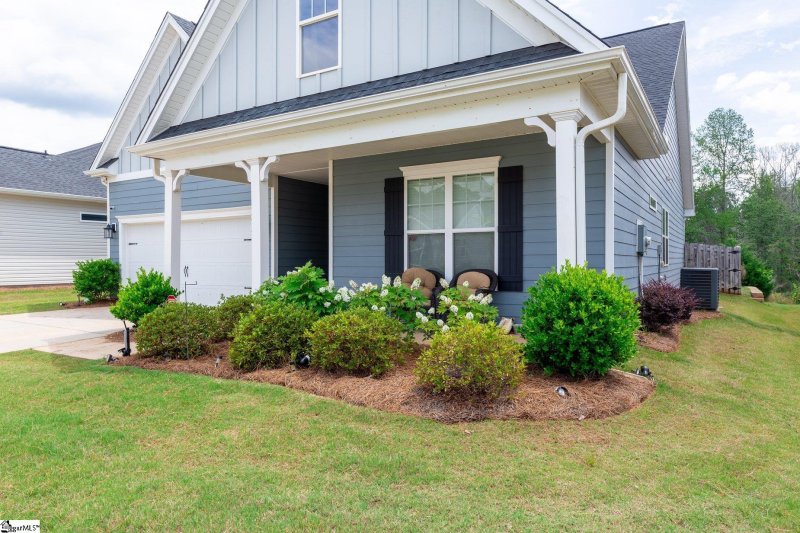 Property image 3 at 140 Broadleigh Court, Boiling Springs, SC 29316