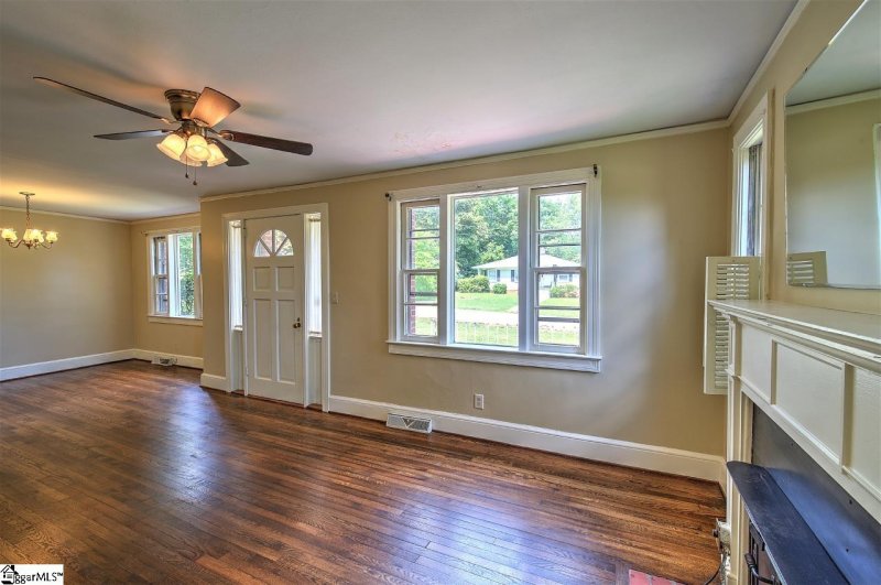 Property image 4 at 16 Ashton Avenue, Greenville, SC 29609