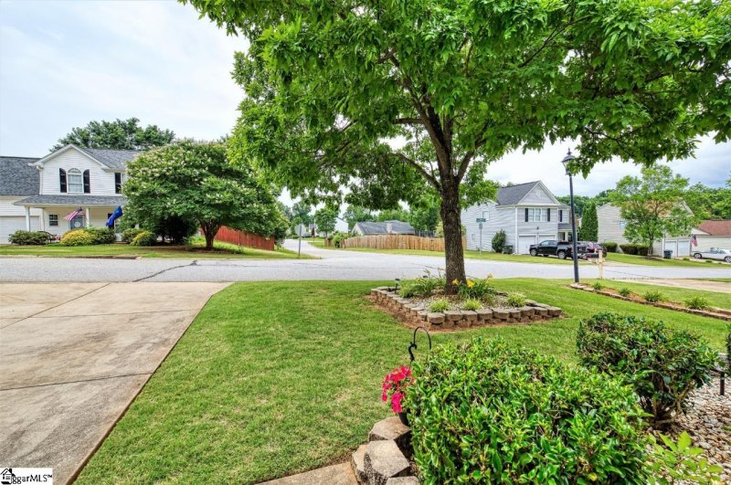 Property image 4 at 1 E Okaloosa Way, Simpsonville, SC 29680