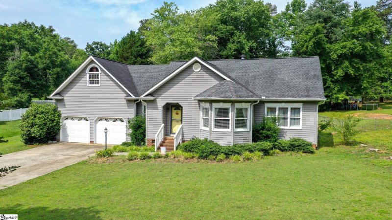 Property image 2 at 114 Fleetwood Drive, Liberty, SC 29657