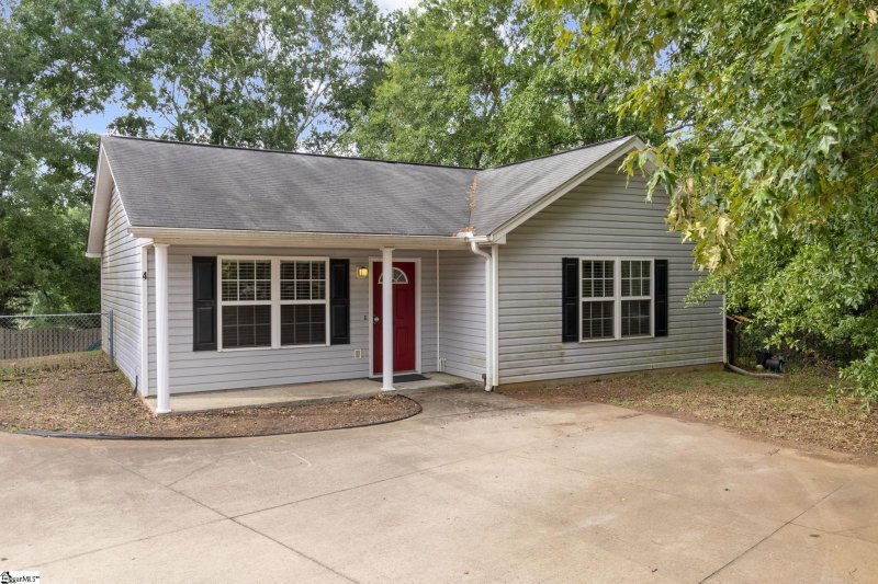 Property image 2 at 4 Yukon Drive, Greenville, SC 29605