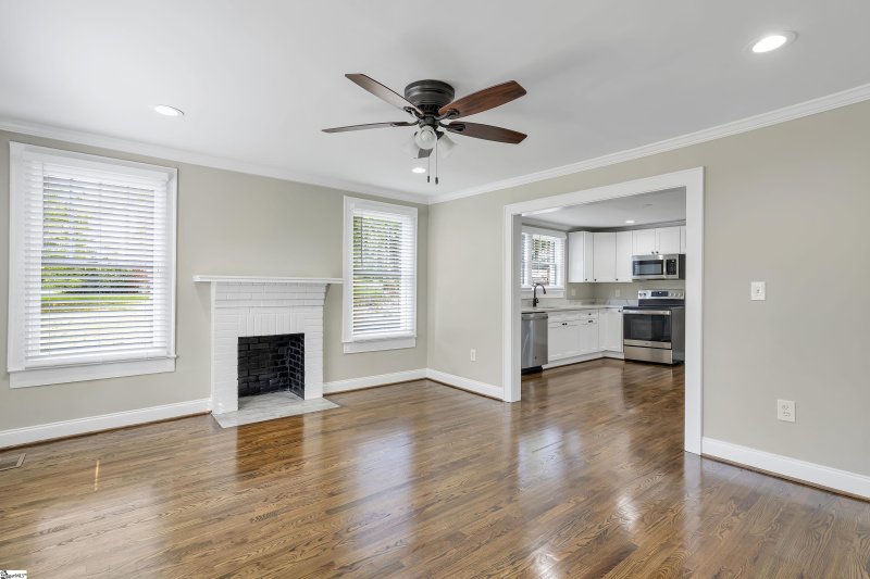 Property image 3 at 122 Parkins Mill Road, Greenville, SC 29607