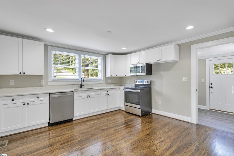 Property image 5 at 122 Parkins Mill Road, Greenville, SC 29607