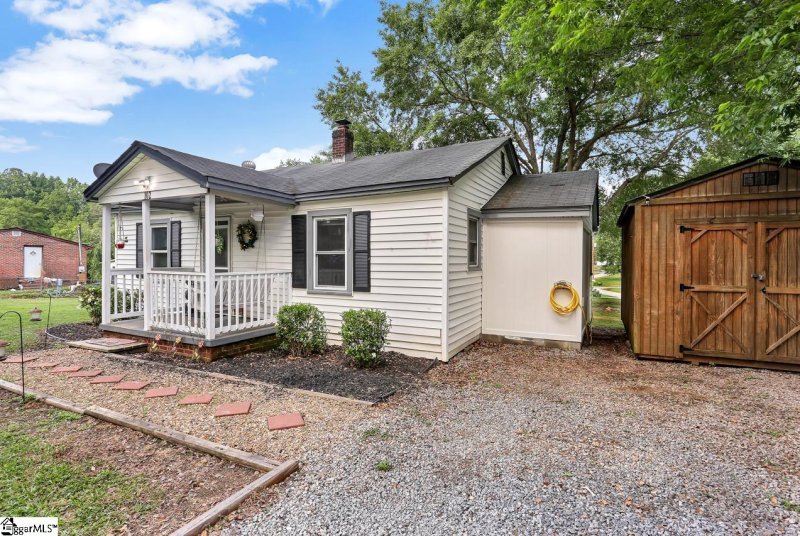 Property image 3 at 102 Walker Street, Easley, SC 29640