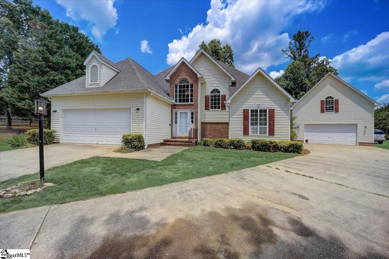 Property image 2 at 407 Lancelot Court, Anderson, SC 29625