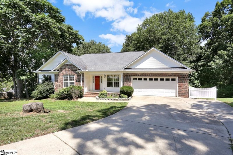 407 Foxfire Drive