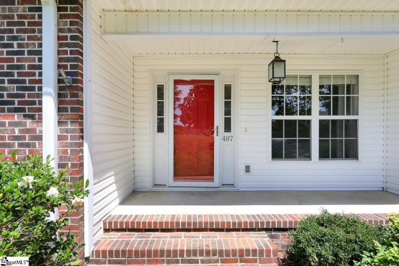 Property image 2 at 407 Foxfire Drive, Simpsonville, SC 29680