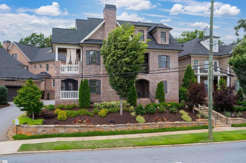 Property image 2 at 707 E McBee Avenue, Greenville, SC 29601-3026