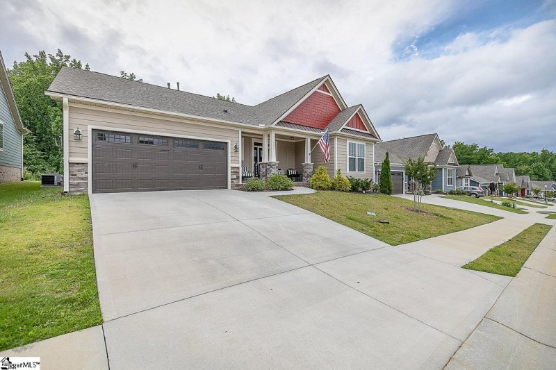 Property image 2 at 305 Longfellow Way, Simpsonville, SC 29681