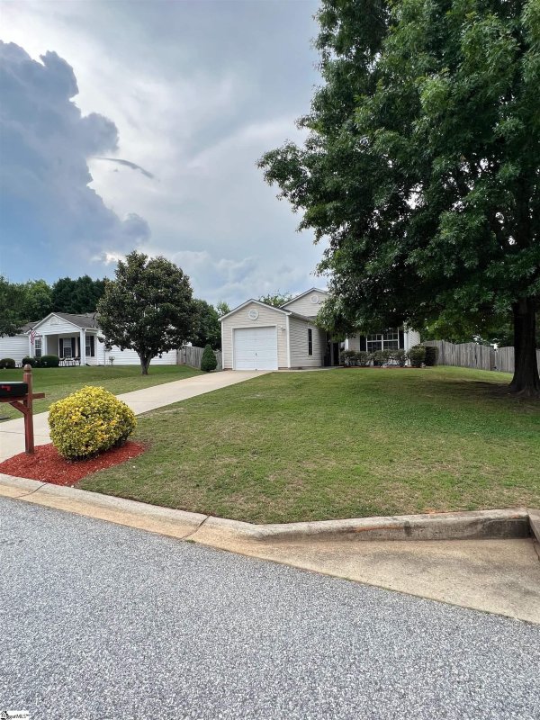 Property image 4 at 11 Pasture Place, Simpsonville, SC 29681