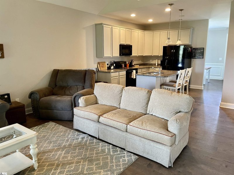 Property image 3 at 189 Bur Oak Drive, Taylors, SC 29687