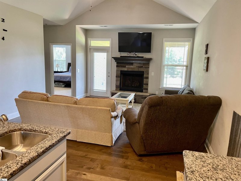 Property image 4 at 189 Bur Oak Drive, Taylors, SC 29687