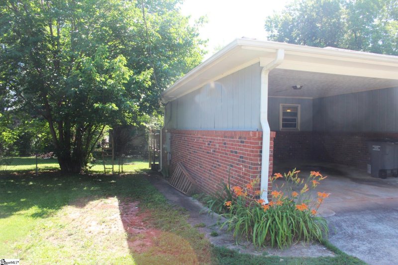 Property image 3 at 400 Watkins Road, Greenville, SC 29617