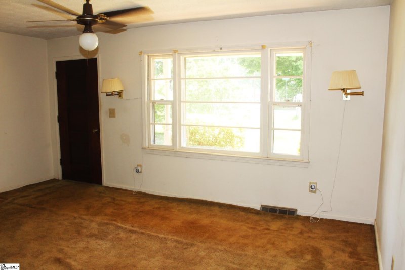 Property image 4 at 400 Watkins Road, Greenville, SC 29617