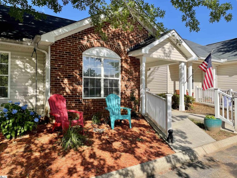 Property image 2 at 5 Creekbend Court, Simpsonville, SC 29681