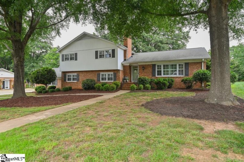 Property image 3 at 13 Seabury Drive, Greenville, SC 29615