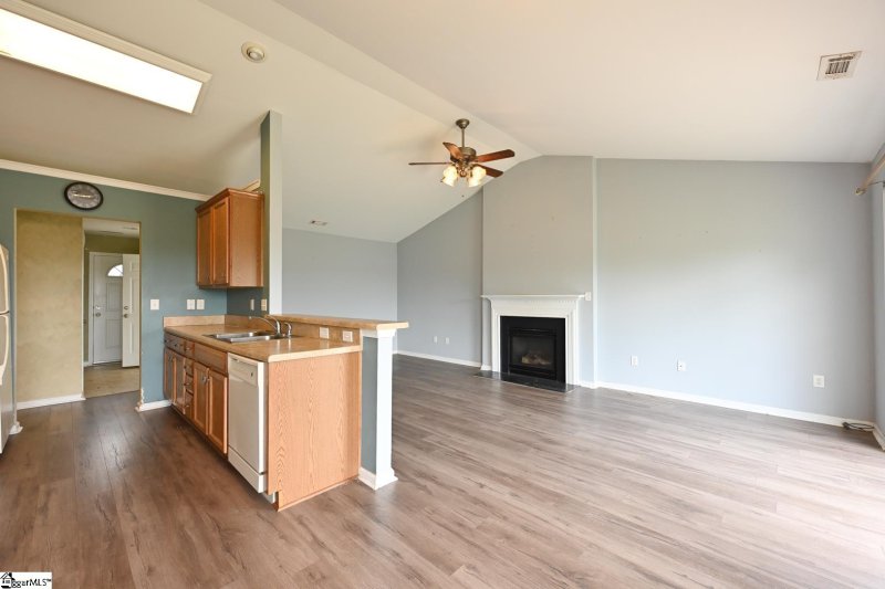 Property image 5 at 704 E Camelton Drive, Woodruff, SC 29388