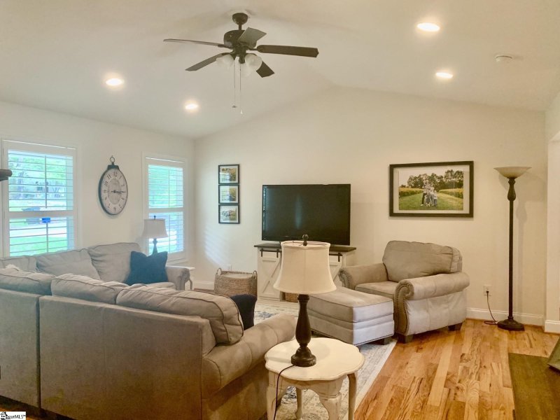 Property image 3 at 141 Pinetree Lane, Easley, SC 29640