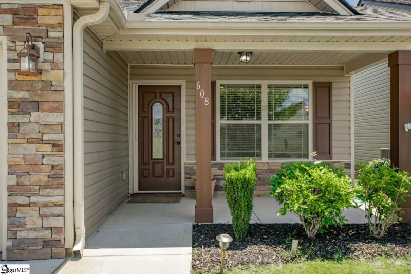 Property image 2 at 608 Thomas Edwards Lane, Greer, SC 29651