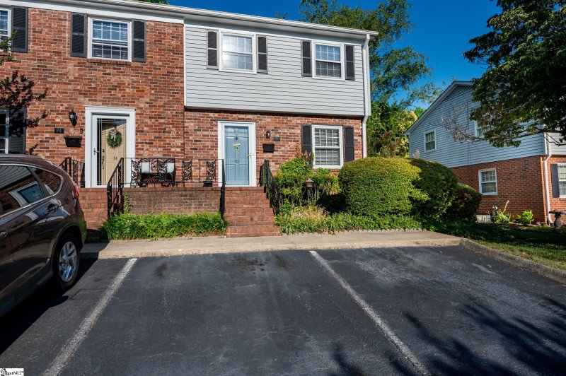 Property image 2 at 815 Edwards Road, Greenville, SC 29615