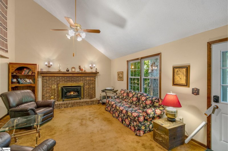 Property image 5 at 9 Doverdale Road, Greenville, SC 29615