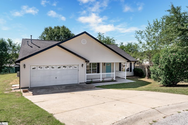 Property image 2 at 8 Casting Court, Taylors, SC 29687