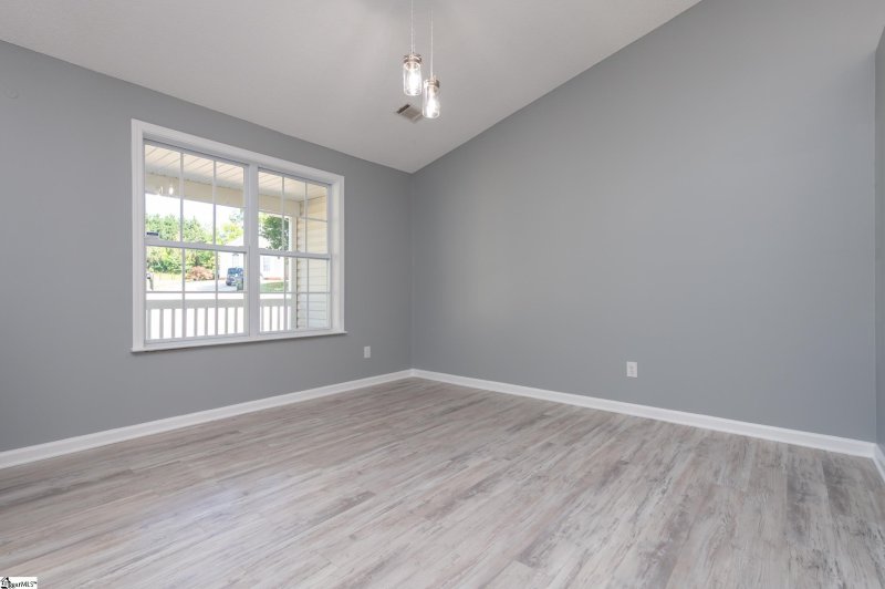 Property image 3 at 8 Casting Court, Taylors, SC 29687