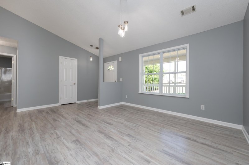 Property image 4 at 8 Casting Court, Taylors, SC 29687