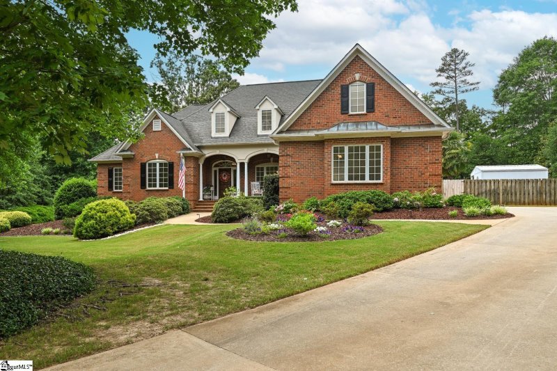 Property image 2 at 520 W Woodbury Lane, Spartanburg, SC 29301