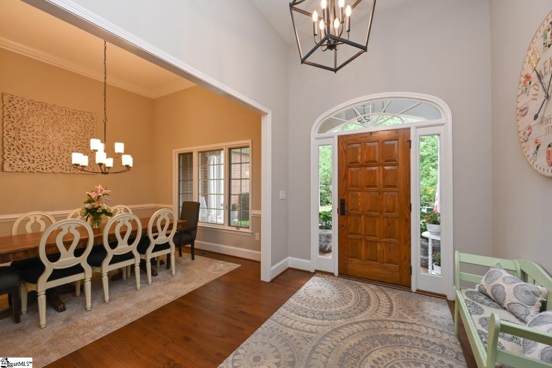 Property image 3 at 520 W Woodbury Lane, Spartanburg, SC 29301