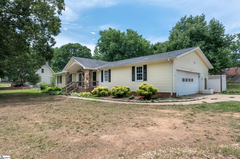 Property image 2 at 110 Dogwood Court, Piedmont, SC 29673