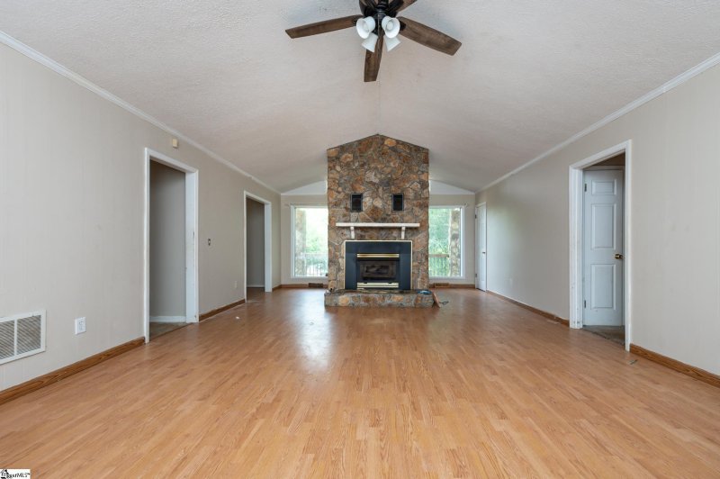 Property image 3 at 110 Dogwood Court, Piedmont, SC 29673
