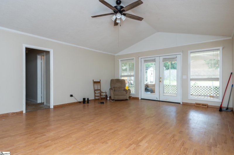 Property image 4 at 110 Dogwood Court, Piedmont, SC 29673