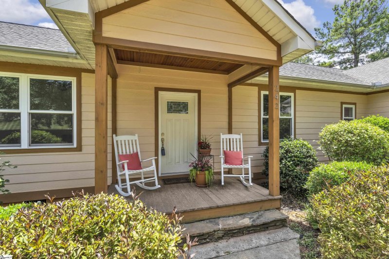 Property image 2 at 242 Hallmark Circle, Easley, SC 29640