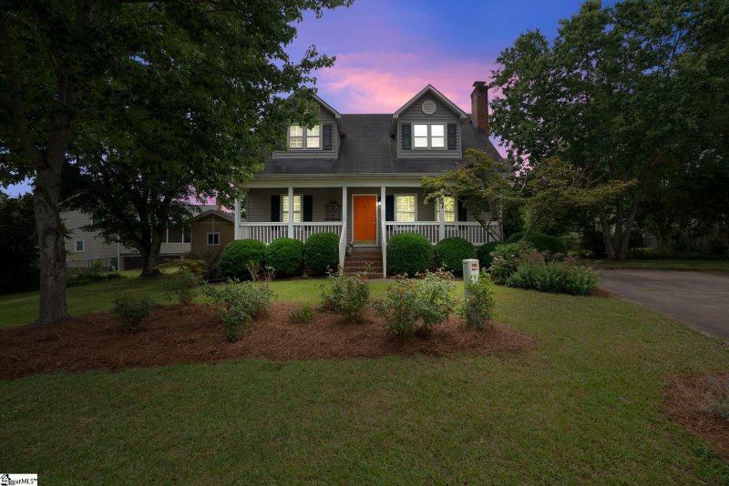 Property image 2 at 105 Michael Court, Easley, SC 29642-3536