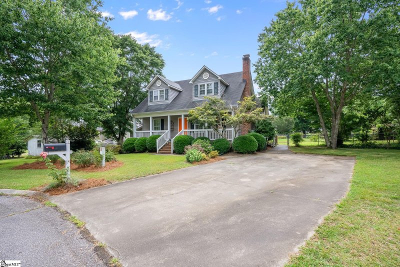 Property image 4 at 105 Michael Court, Easley, SC 29642-3536