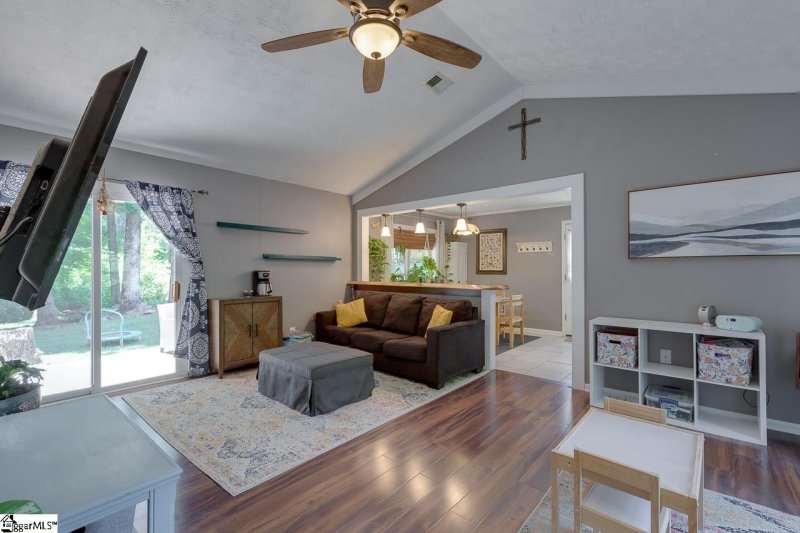 Property image 3 at 6 Wiberg Court, Travelers Rest, SC 29690