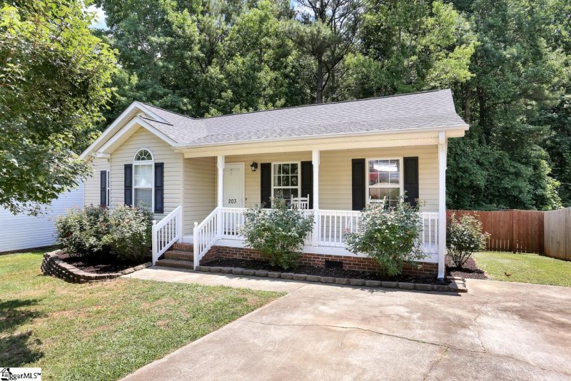 Property image 2 at 203 Kingsman Lane, Easley, SC 29642