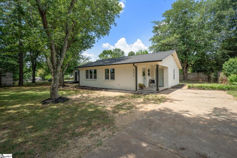 Property image 2 at 646 Howell Road, Wellford, SC 29385