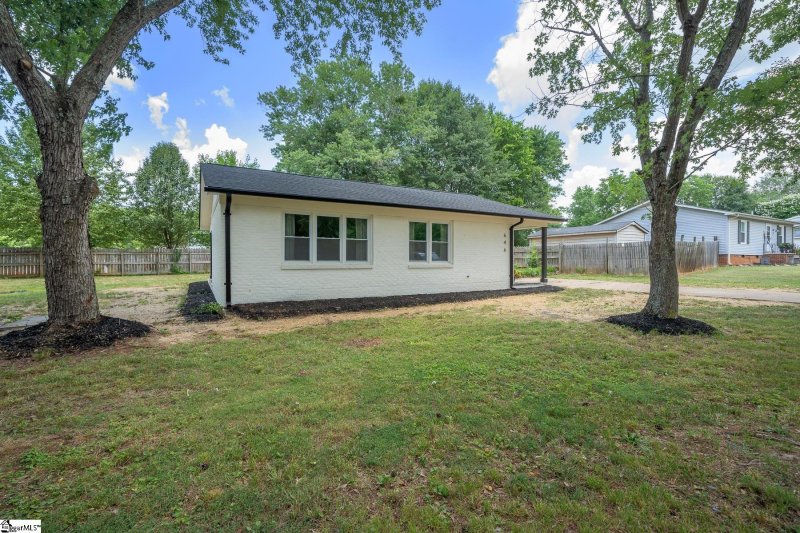 Property image 4 at 646 Howell Road, Wellford, SC 29385