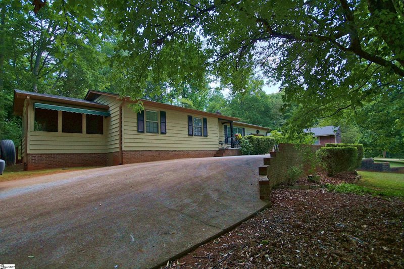 Property image 3 at 210 Apollo Drive, Seneca, SC 29672