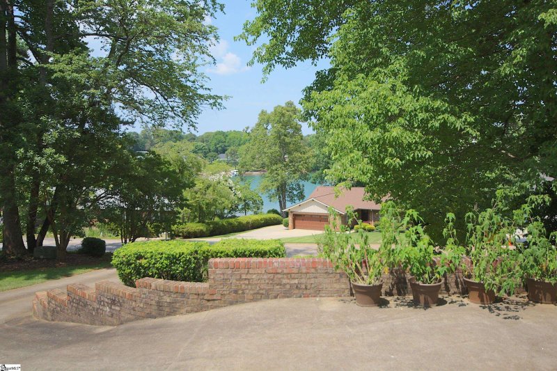 Property image 5 at 210 Apollo Drive, Seneca, SC 29672