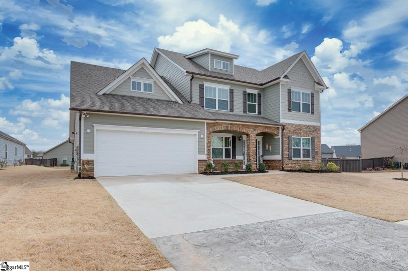 Property image 2 at 304 Delbourne Lane, Greer, SC 29651