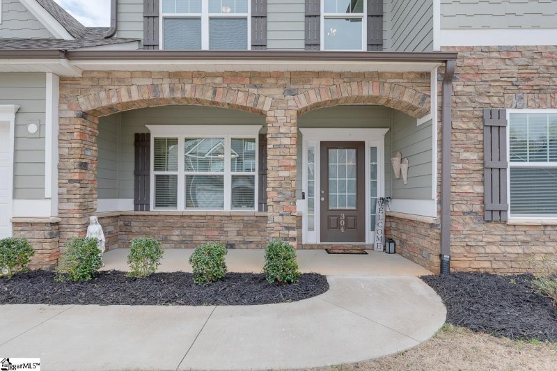 Property image 4 at 304 Delbourne Lane, Greer, SC 29651
