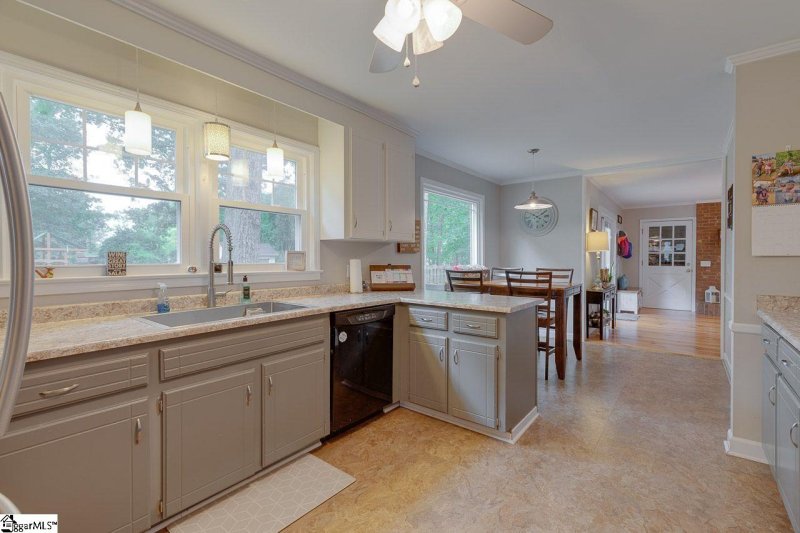 Property image 5 at 403 Piney Grove Road, Greenville, SC 29607